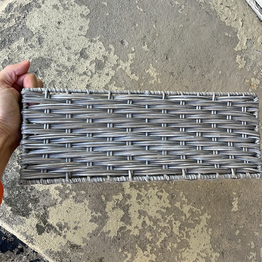 Perfect condition wicker basket - Picture 5 of 10